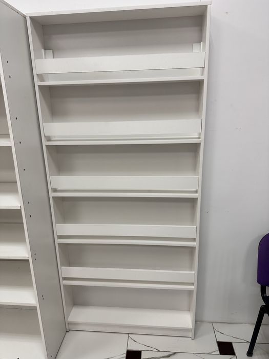 Продам книжный стеллаж
