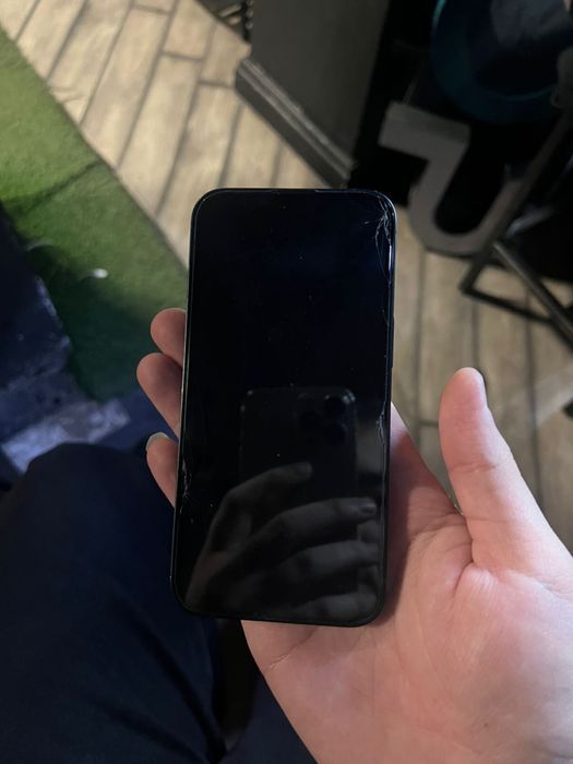 Айфон 13 в хорошем состоянии