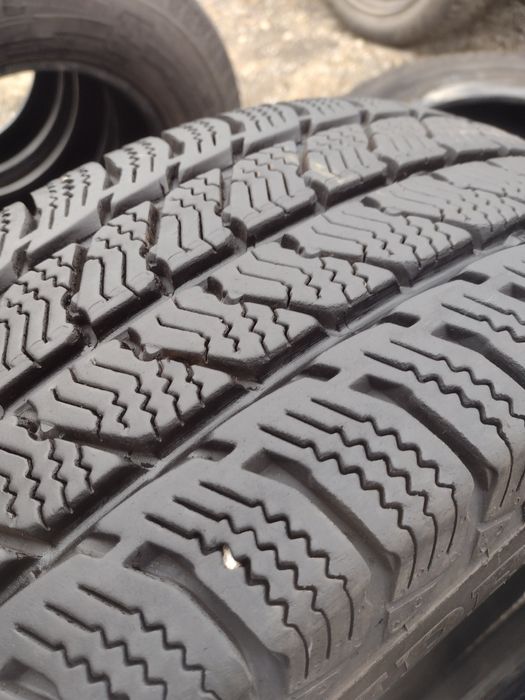 Топ състояние 2бр.215/70/15С Semperit VG3 dot3824