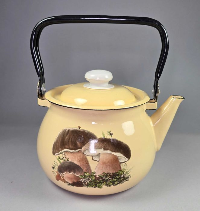 Емайлирана Чайник