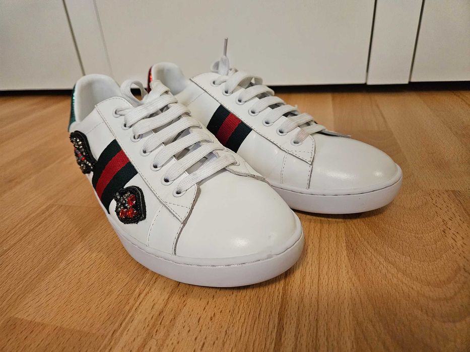 OFERTA. Gucci Original - Ace Embroidered Arrow White Piele, 43