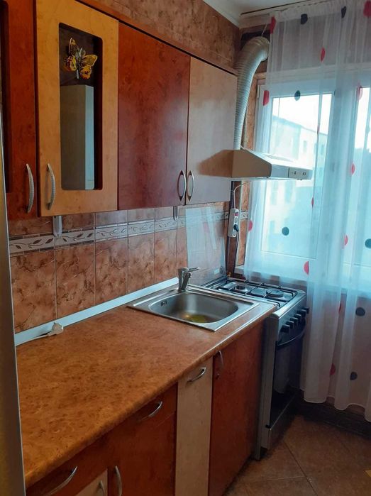 Inchiriez apartament 2 camere m6..fara animale de companie