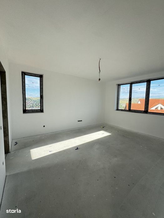 Casa individuala, 4 camere, 120 mp utili, teren liber 702 mp, Chinteni
