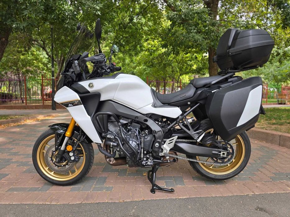 Vand motocicleta Yamaha - stare excelenta