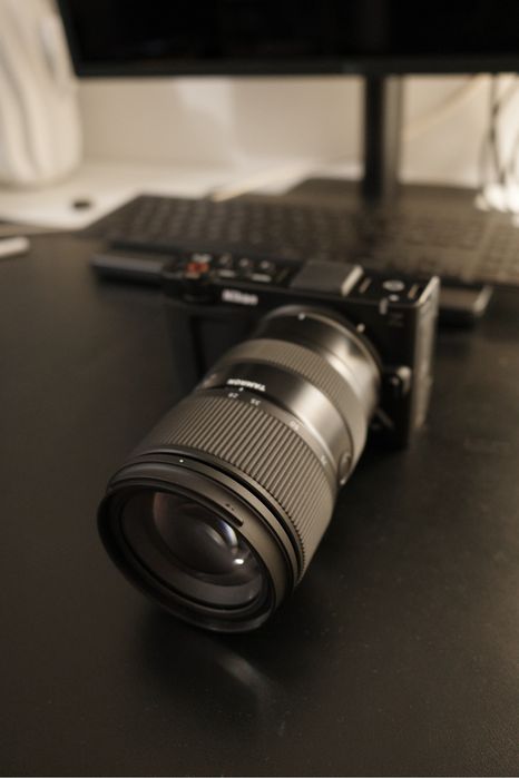 Nikon Zr +Tamron 28-75mm