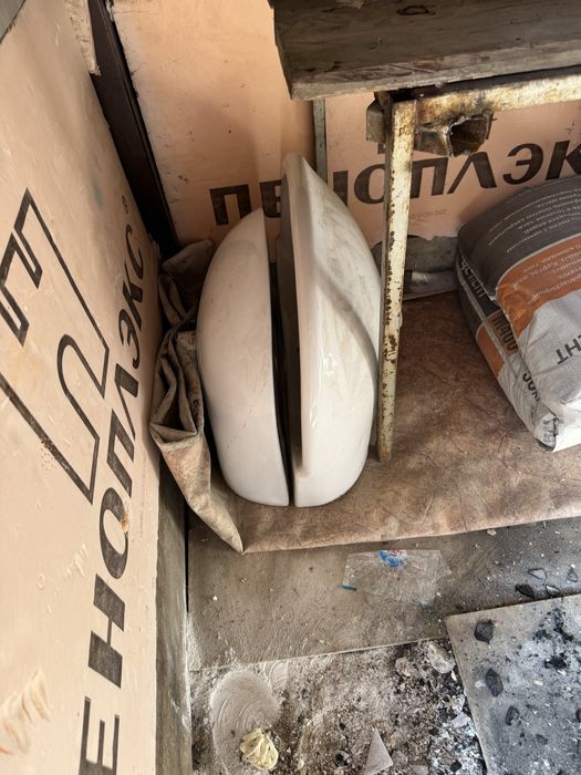 Продам раковину керамическую