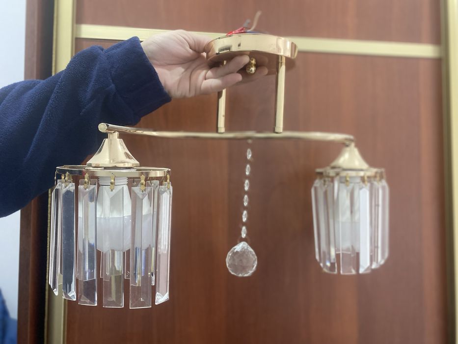 Продам люстры 2 шт