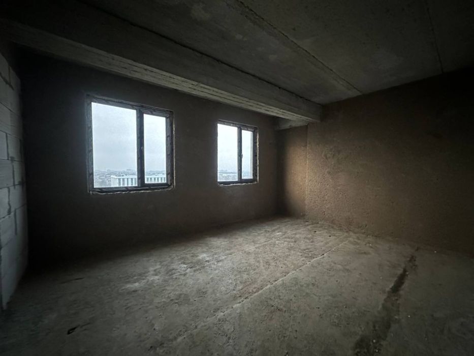 Продаётся 3-комнатная квартира в новостройке.