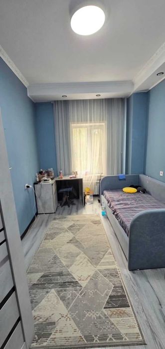 продается просторный дом в районе КСК
