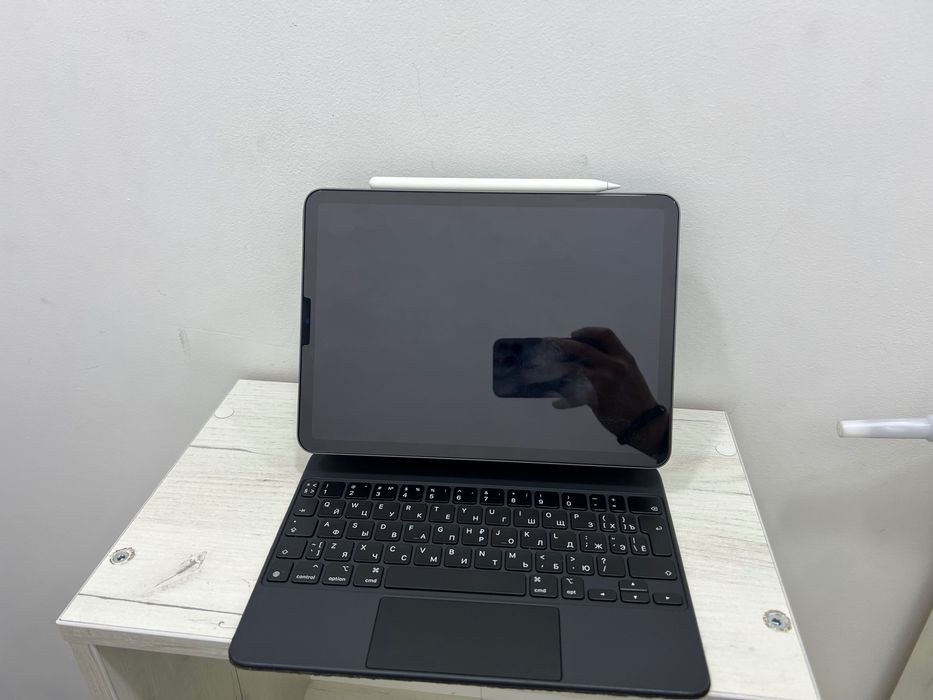 IPad Air M1 (5th Generation) + Magic Keyboard + Magic pencil