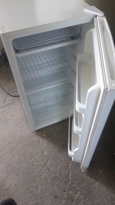 Срочно продам Офисный холодильник