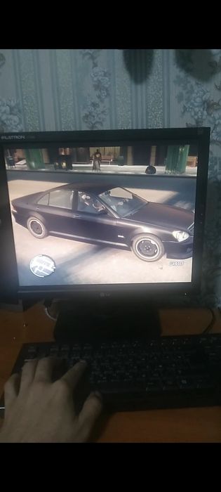 Продам 2 монитора