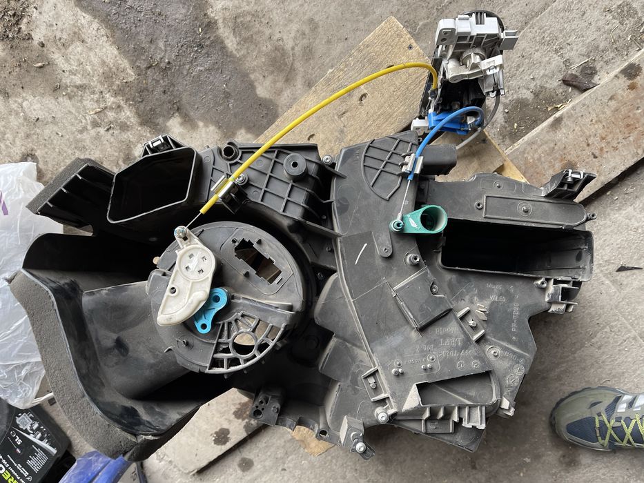 Рено Дастер Renault duster Terrano 3