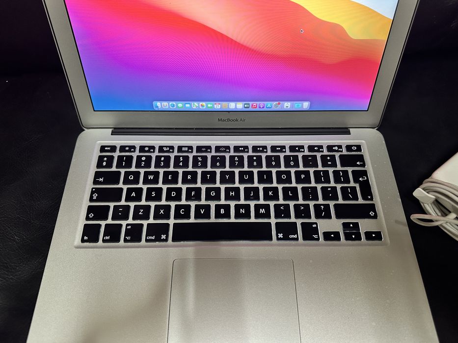 Apple Macbook Air 2017 Cutia Completa