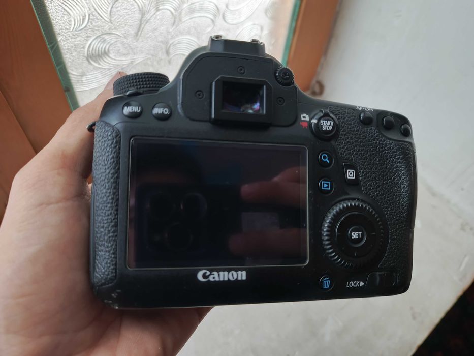 Canon EOS 6D sotiladi