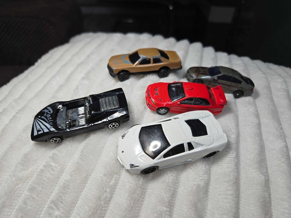 Лот метални колички за 10 лв.