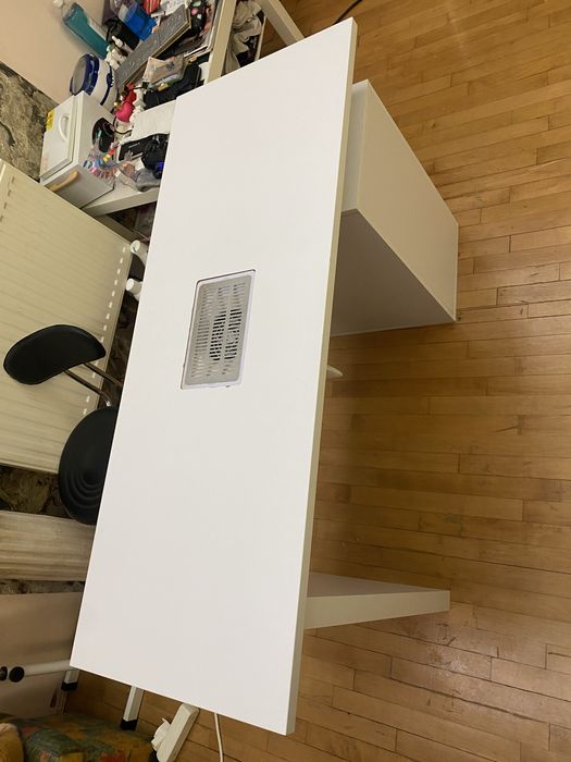 Masa manichiura cu aspirator