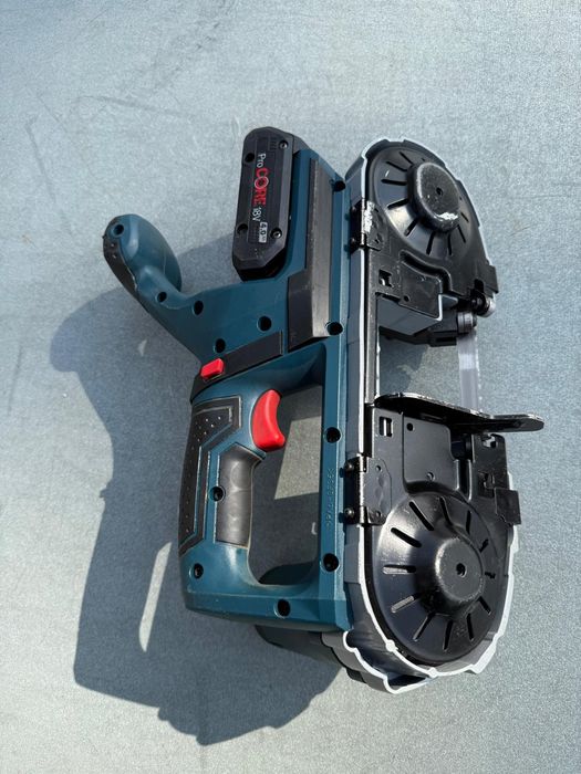 Fierăstrău cu banda Bosch Gcb 18v 63