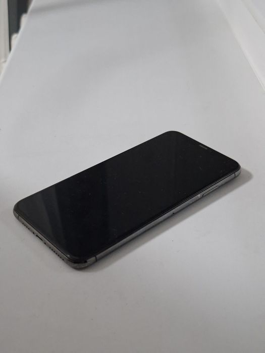 Продам IPhone XS MAX