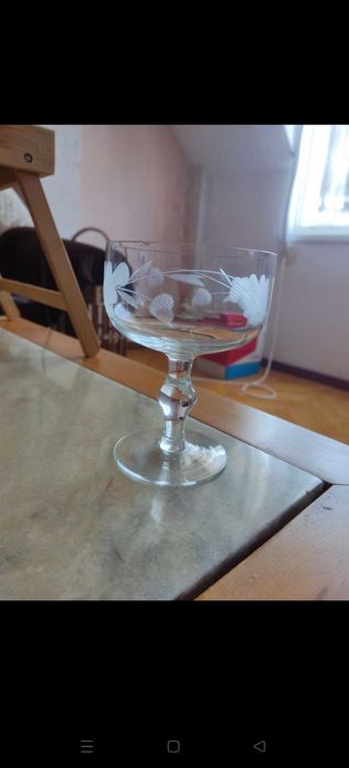 Кристален сервиз - чаши и чинии