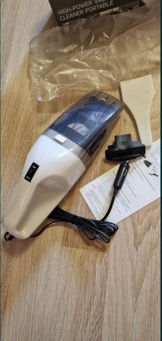 ‼️Aspirator Auto 12 Full Box Nou‼️ foarte ușor și puternic.