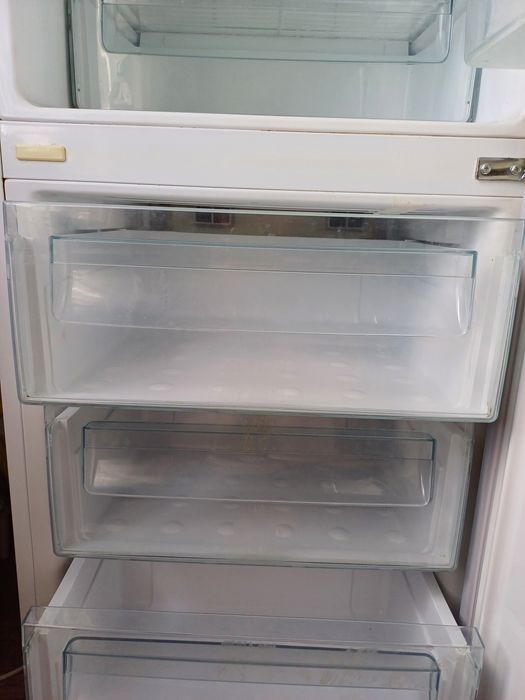 Продам холодильник SAMSUNG  NO FROST