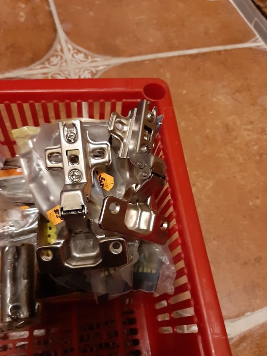 Butuc pentru yală,  broaște silduri cu mânere, balamale