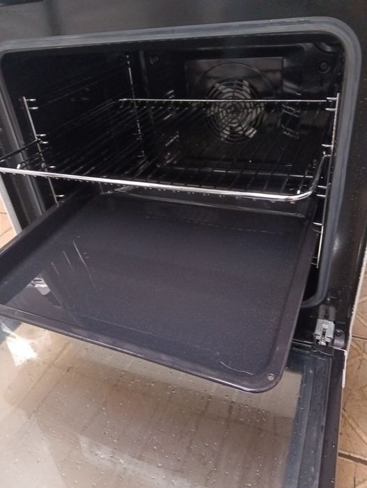 Като нова свободно стояща печка с керамичен плот Voss 2години гаранция