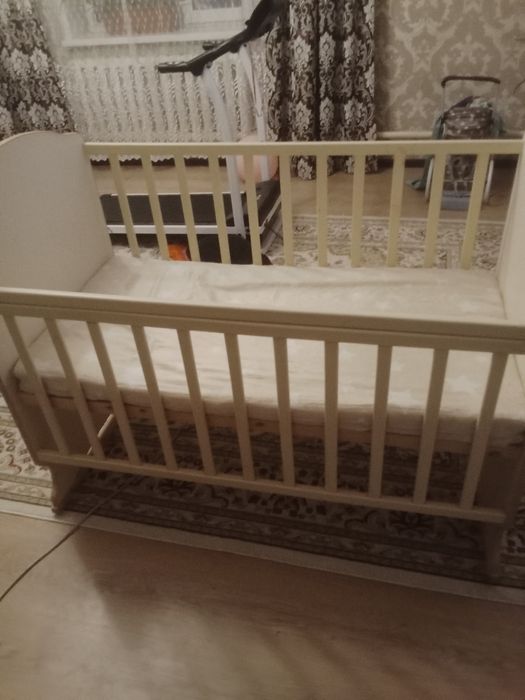 продам детскую кроватку