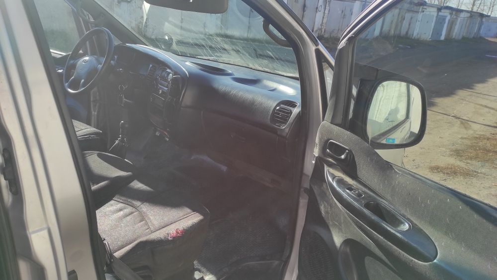 Продам машину хендай старекс