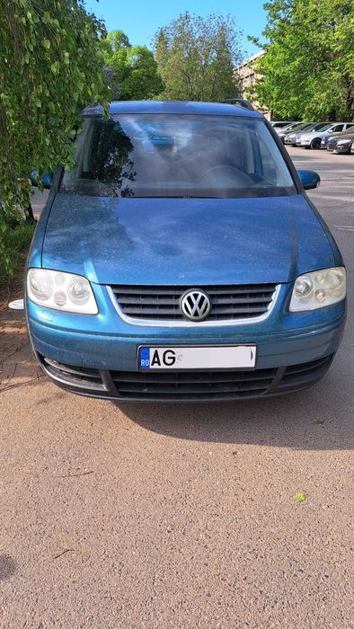 Vand Volkswagen Touran 1.6 FSI (115 CP) 2004