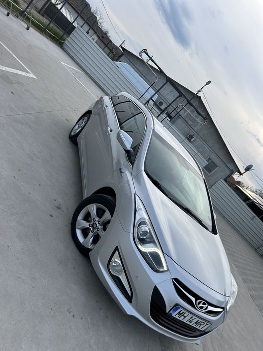HYUNDAI i40 2013 — imagine 2