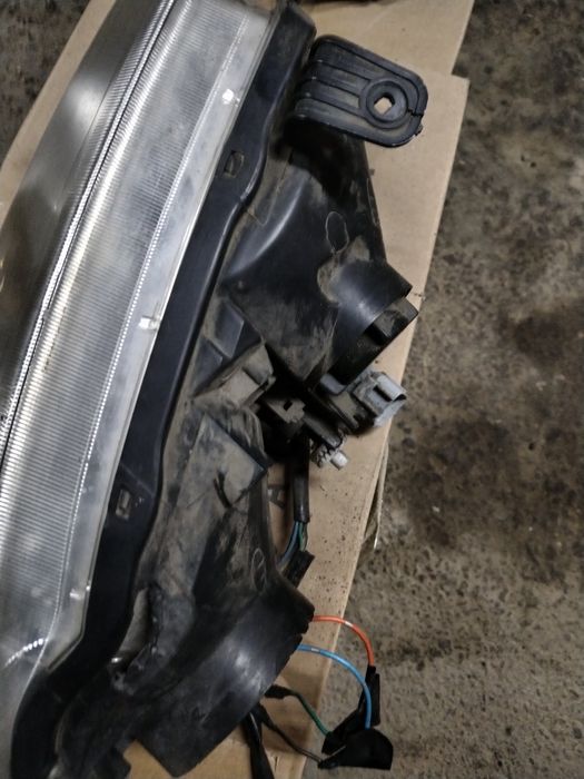 Продам фары на альмера классик.