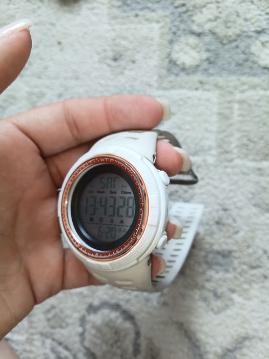Продам цифровые часы