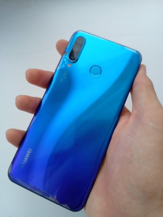 В продаже телефон Huawei p30 lite