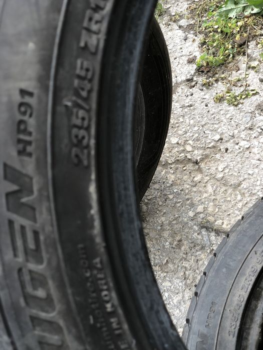 Летни гуми 235/45/19