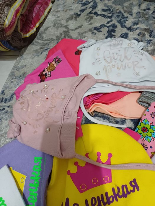 Шапочки новые по 1000