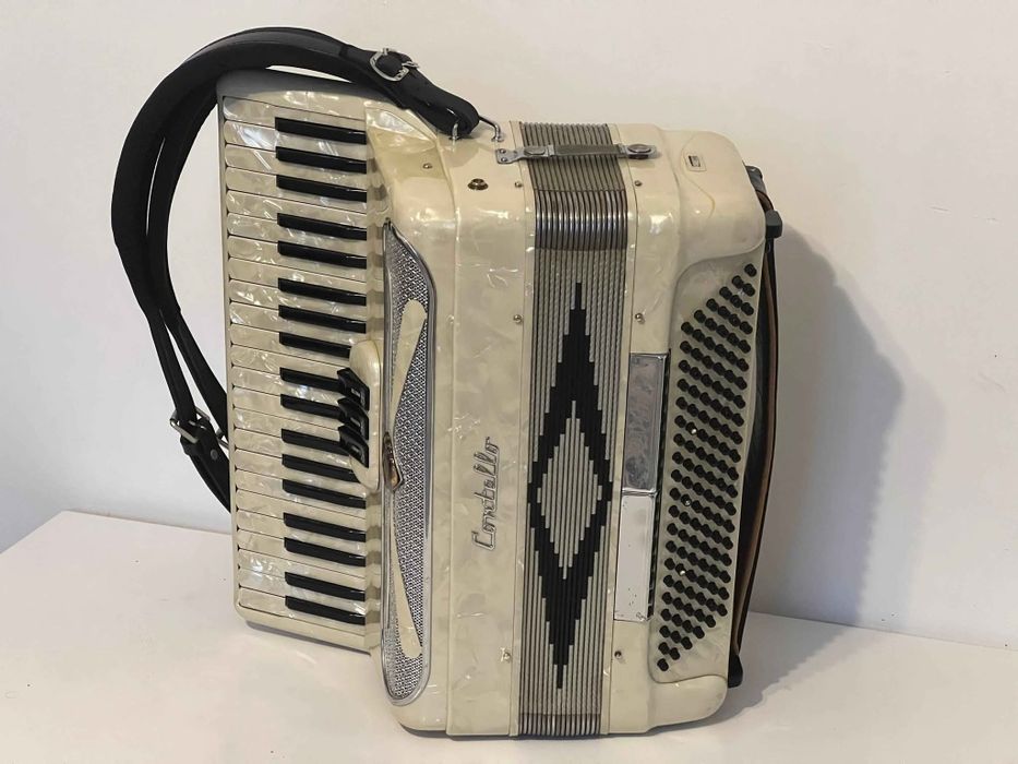 Acordeon Contello claviatura dublu ax, ideal midi, stare foarte buna