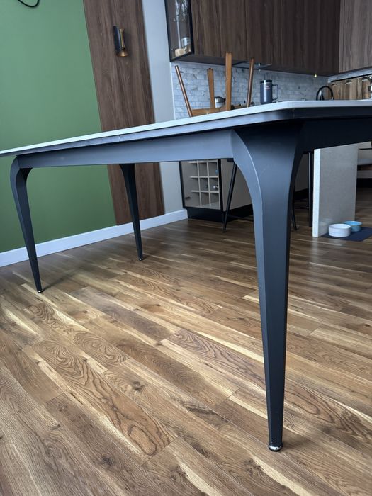 Стол обеденный большой