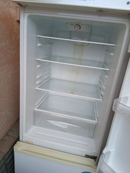 Холодильник LG в очень хорошем состоянии