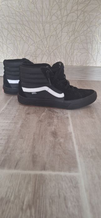 Продаю высокие мокасины VANZ