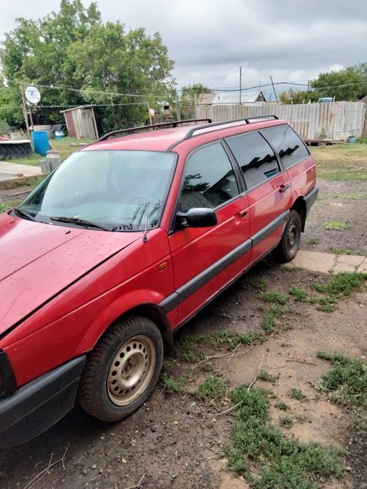 Продам машину пассад,красный