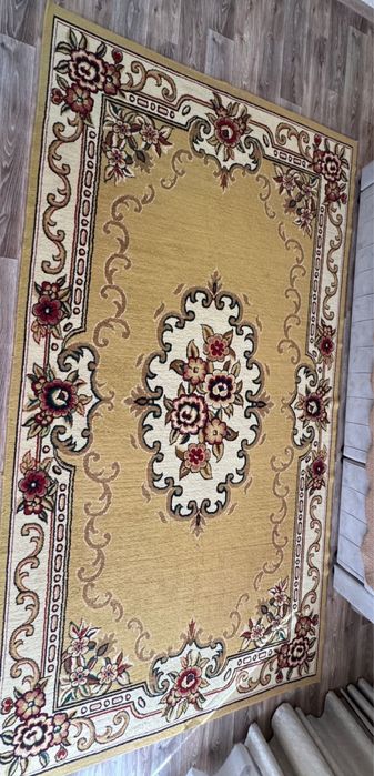 Продаётся ковёр (2×4 м)