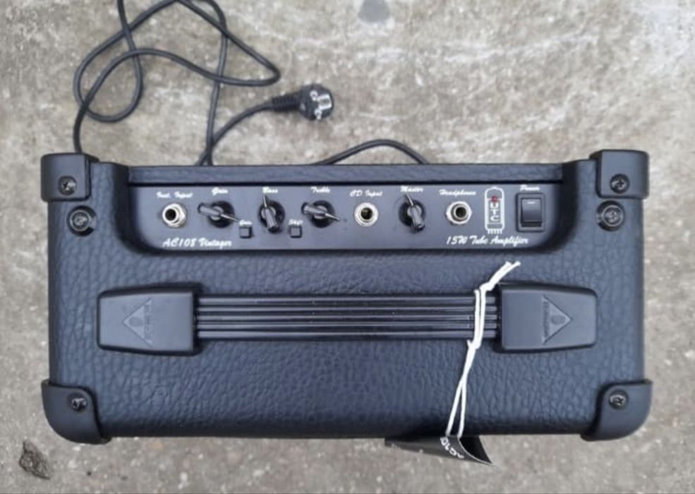amplificator chitara electrica  Behringer