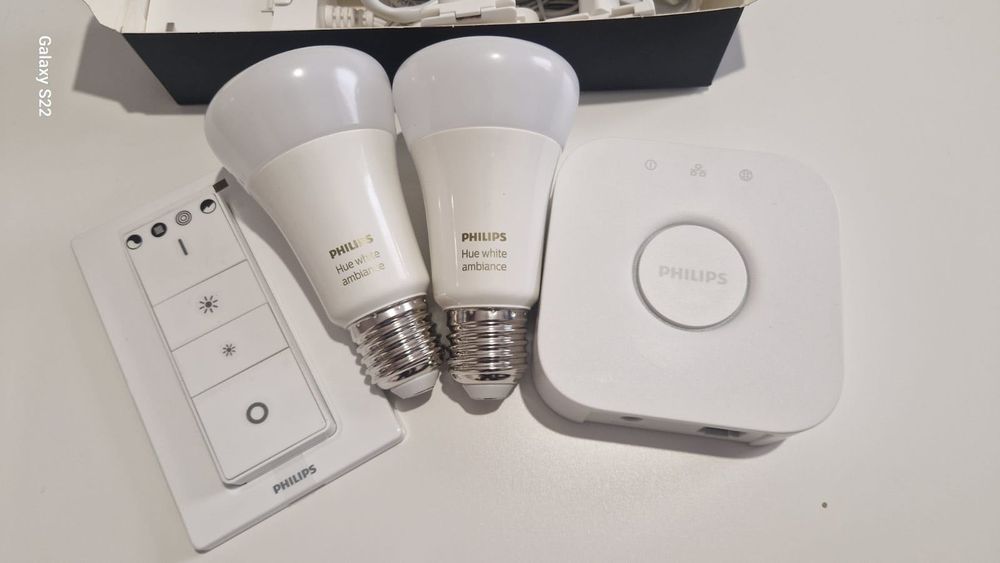 Set 2 becuri inteligente LED Philips Hue Starter