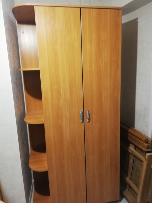Шкаф недорого продам