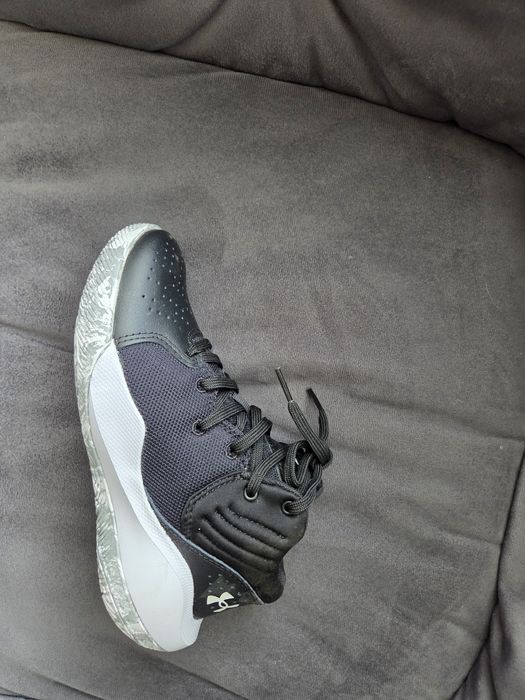 Under Armour - N 35.5- детски  маратонки