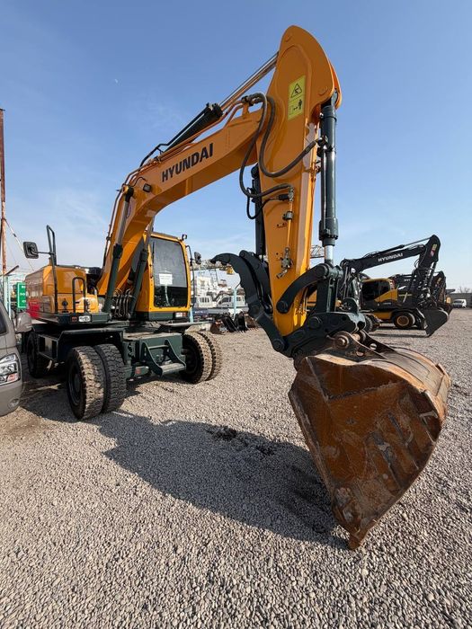 HYUNDAI 140w Sotiladi