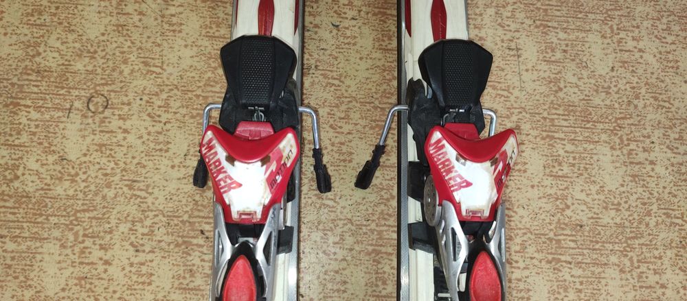 Ски volki.                      .