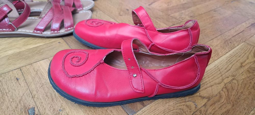 Сандали и пролетни кецове